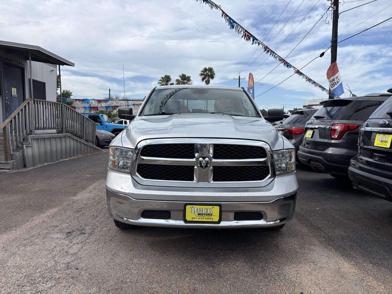 RAM 1500 2WD Quad Cab 140.5" SLT 2013