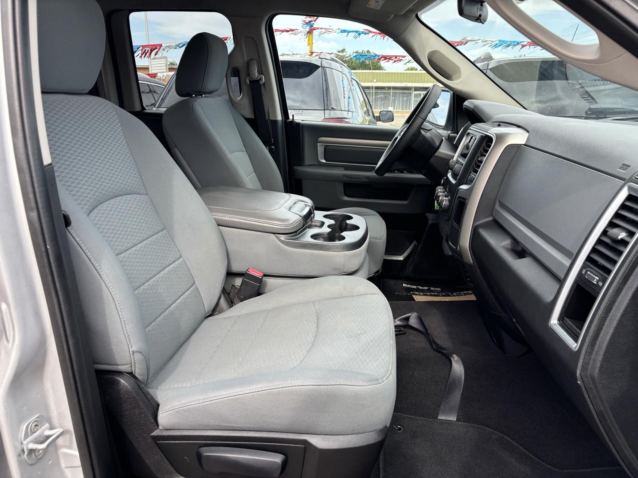 RAM 1500 2WD Quad Cab 140.5" SLT 2013