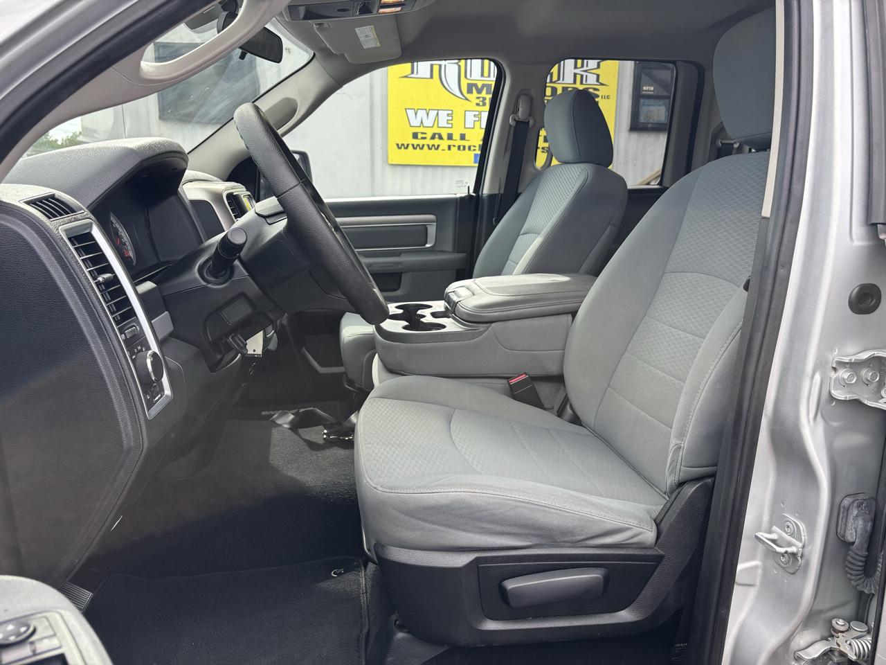 RAM 1500 2WD Quad Cab 140.5" SLT 2013