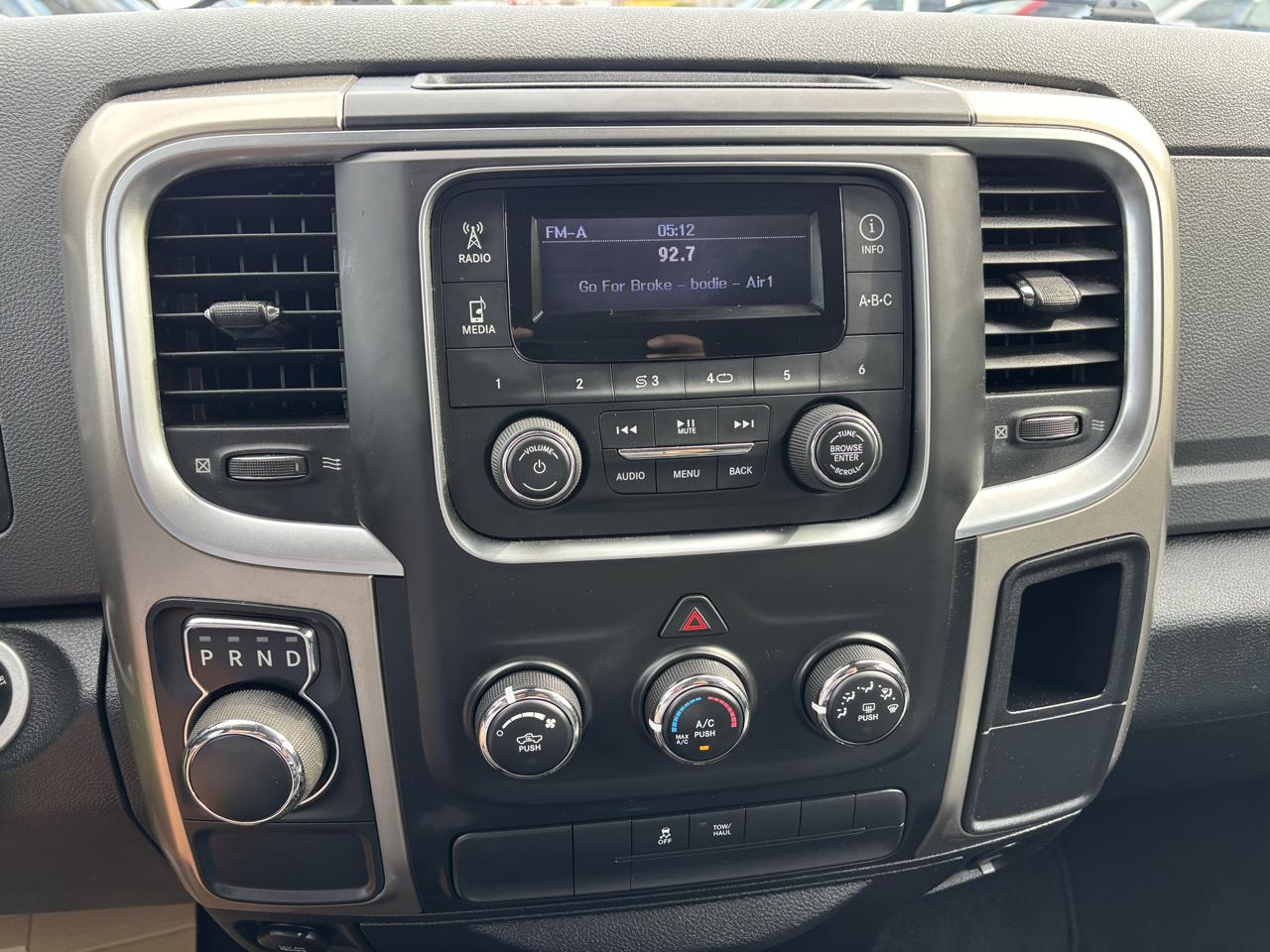 RAM 1500 2WD Quad Cab 140.5" SLT 2013