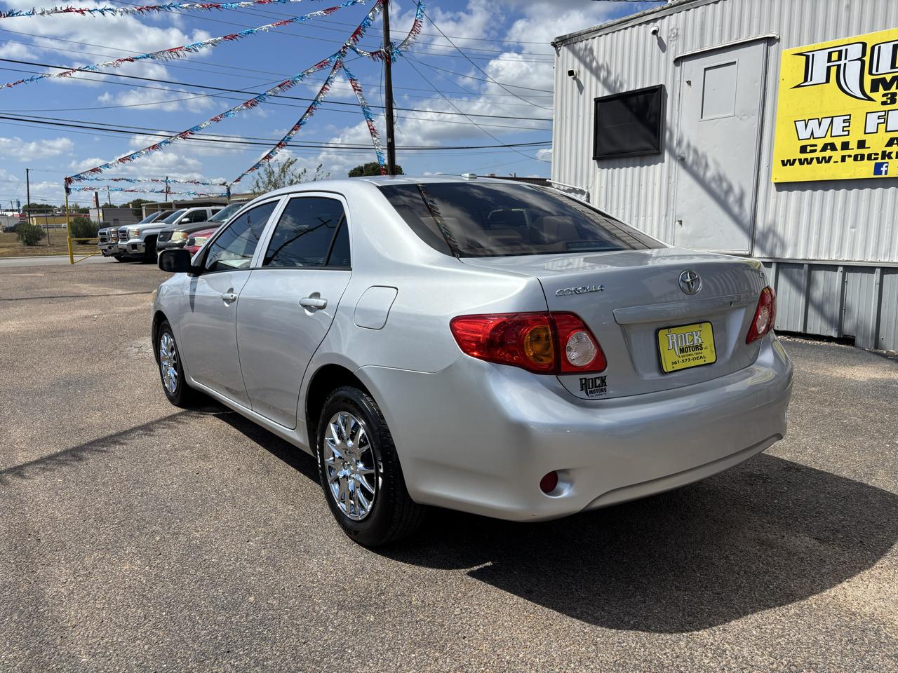 Toyota Corolla 4dr Sdn Man (Natl) 2010