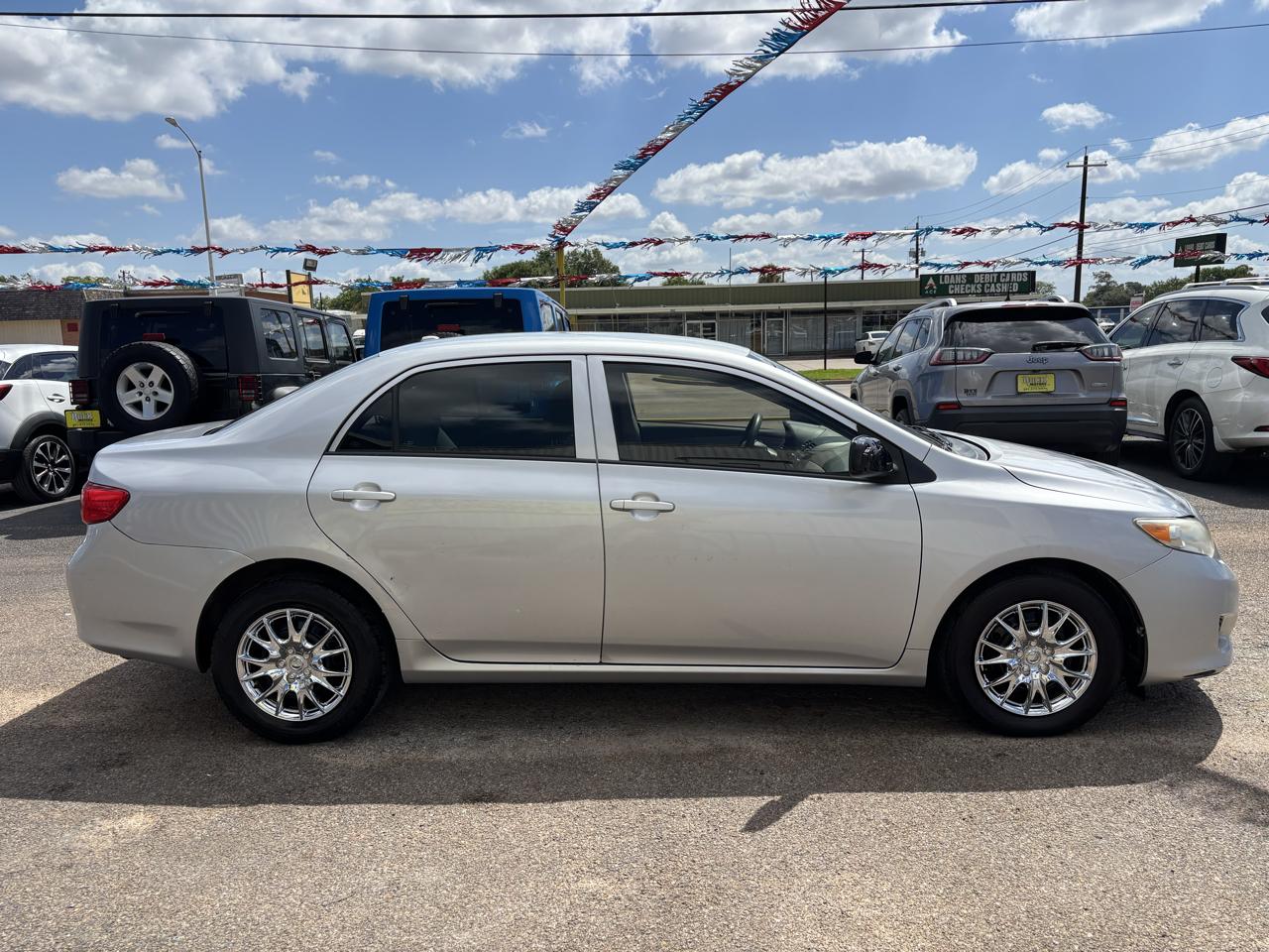 Toyota Corolla 4dr Sdn Man (Natl) 2010