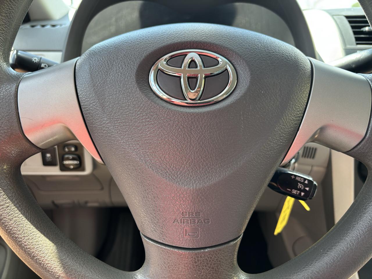 Toyota Corolla 4dr Sdn Man (Natl) 2010