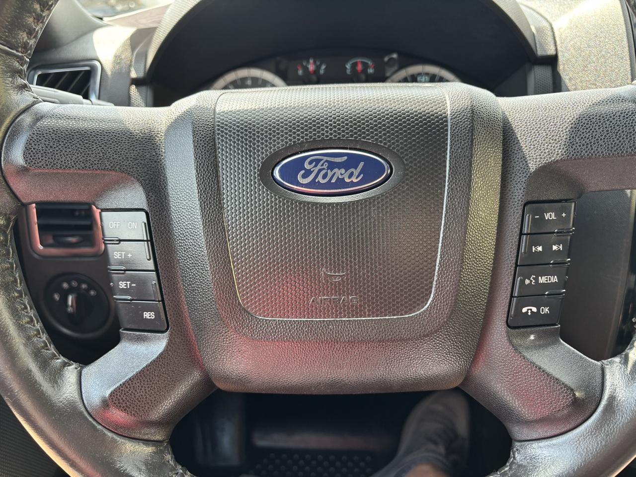 Ford Escape FWD 4dr Limited 2010
