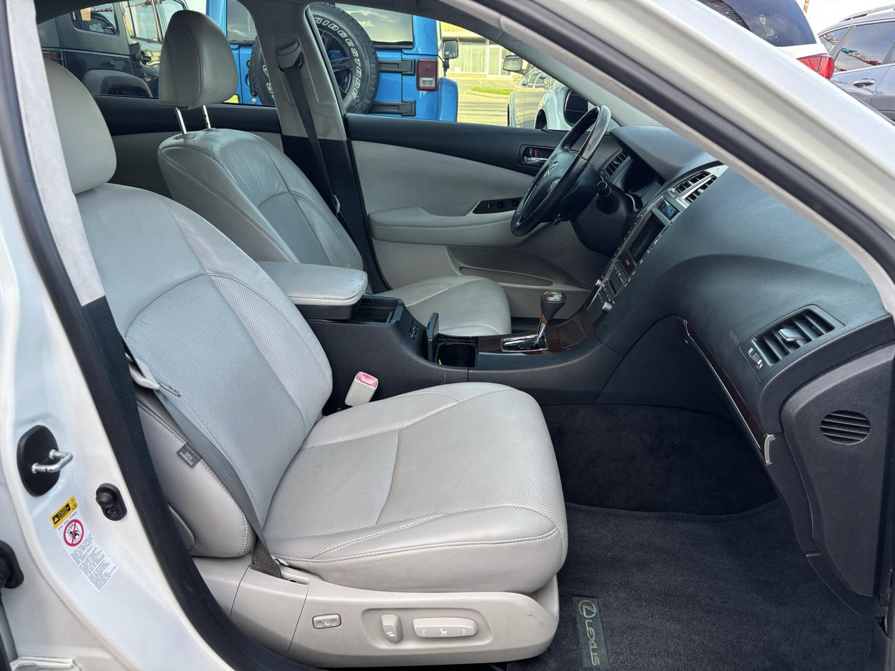 Lexus ES 350 4dr Sdn 2010