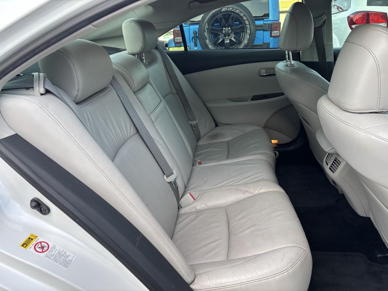 Lexus ES 350 4dr Sdn 2010