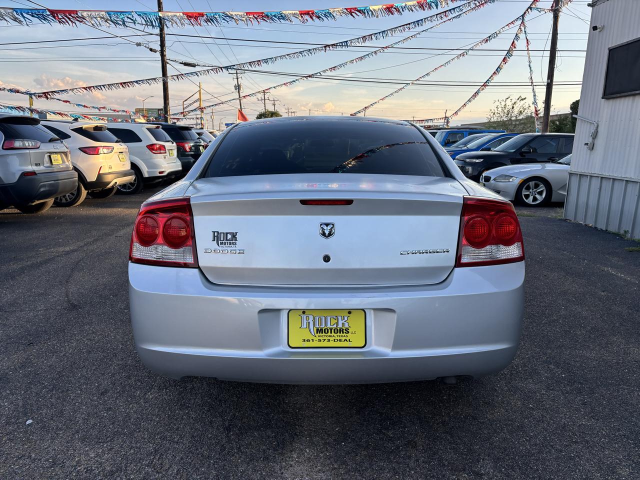 Dodge Charger 4dr Sdn RWD 2010