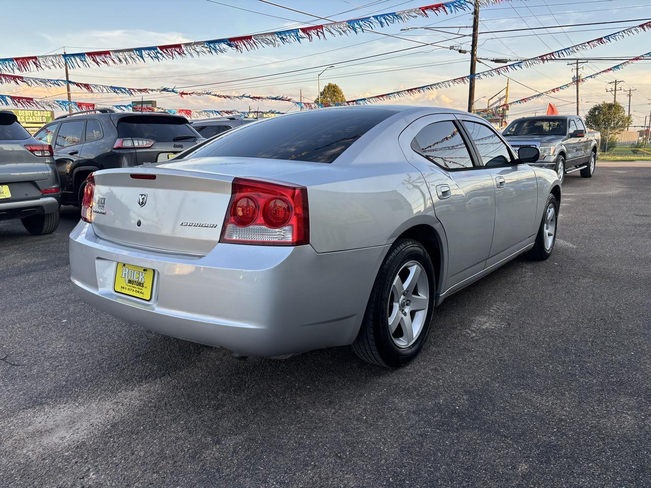 Dodge Charger 4dr Sdn RWD 2010
