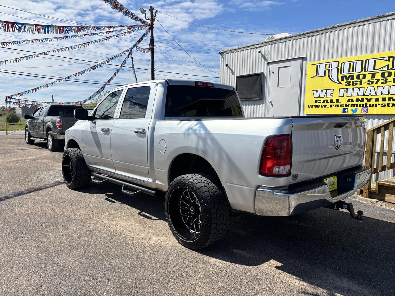 RAM 1500 Tradesman 4x2 Crew Cab 5'7" Box 2017