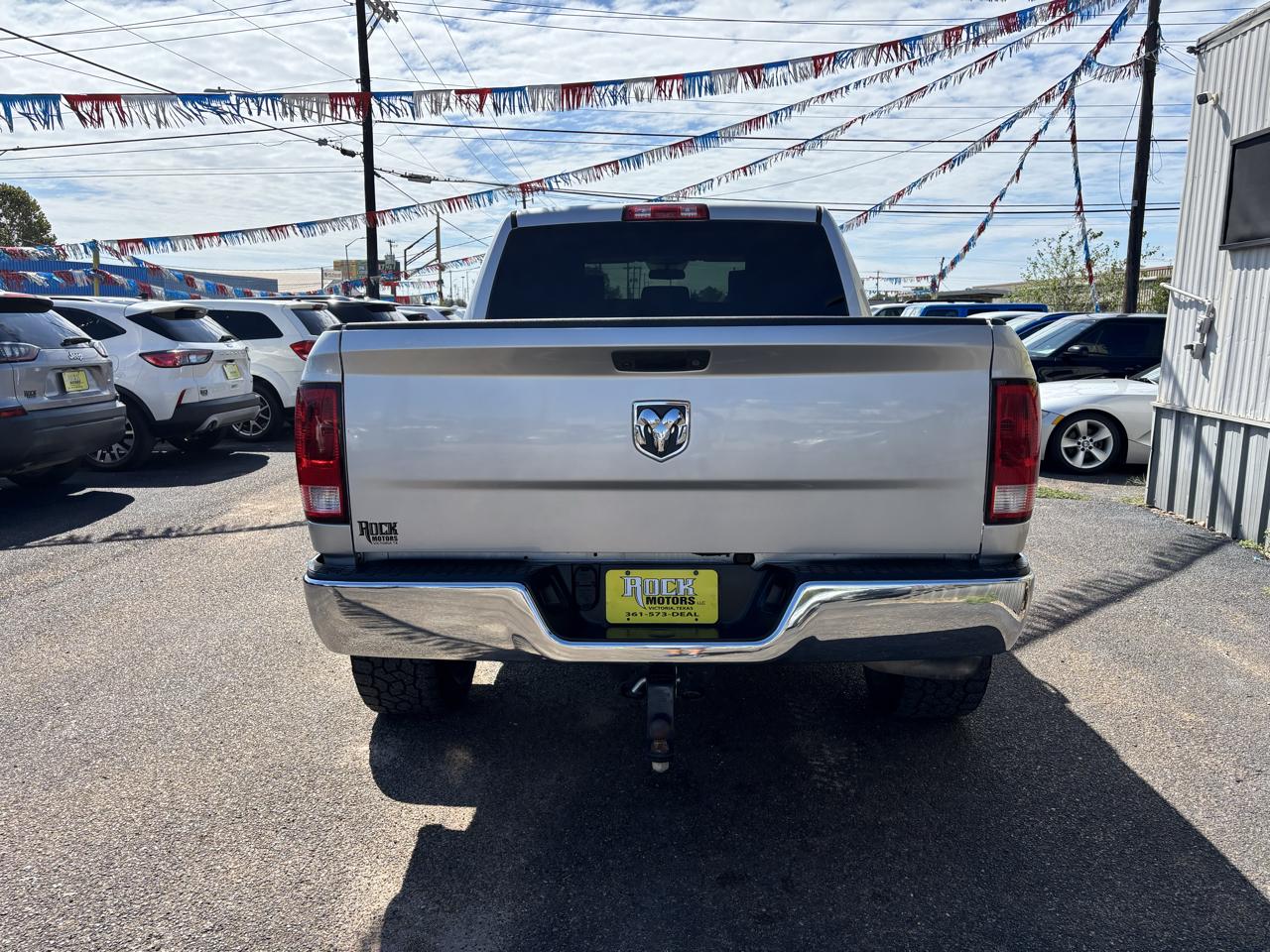 RAM 1500 Tradesman 4x2 Crew Cab 5'7" Box 2017