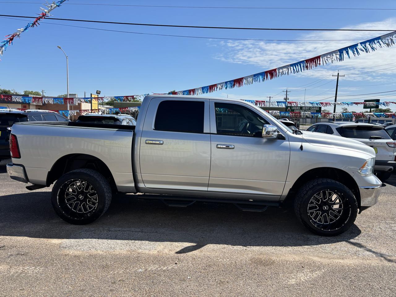 RAM 1500 Tradesman 4x2 Crew Cab 5'7" Box 2017