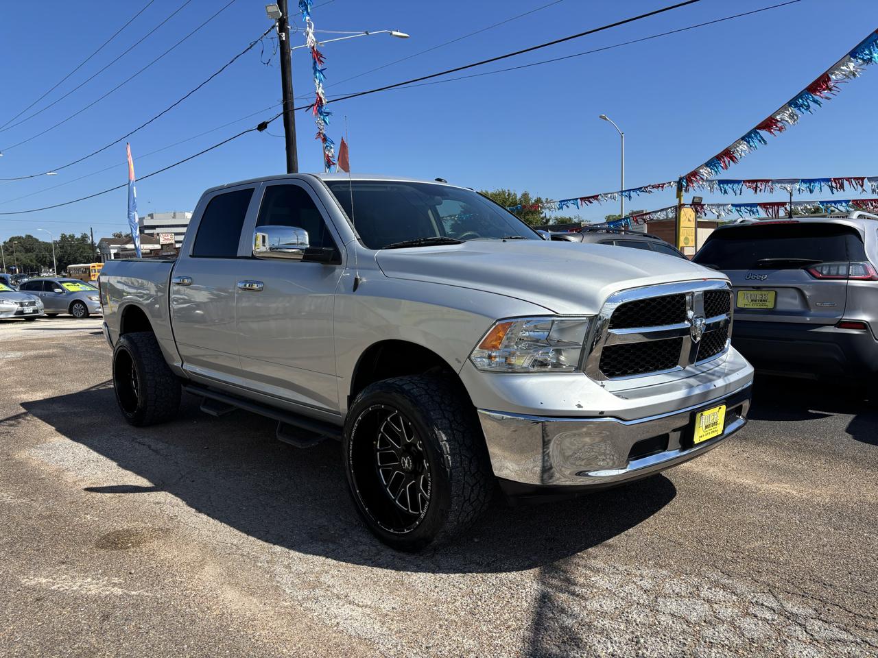 RAM 1500 Tradesman 4x2 Crew Cab 5'7" Box 2017