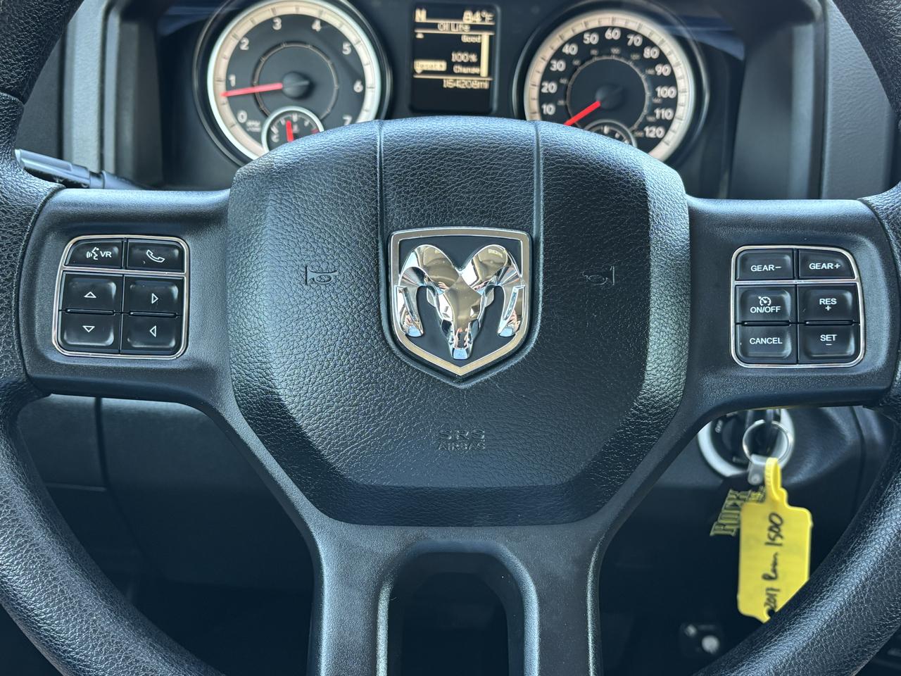 RAM 1500 Tradesman 4x2 Crew Cab 5'7" Box 2017