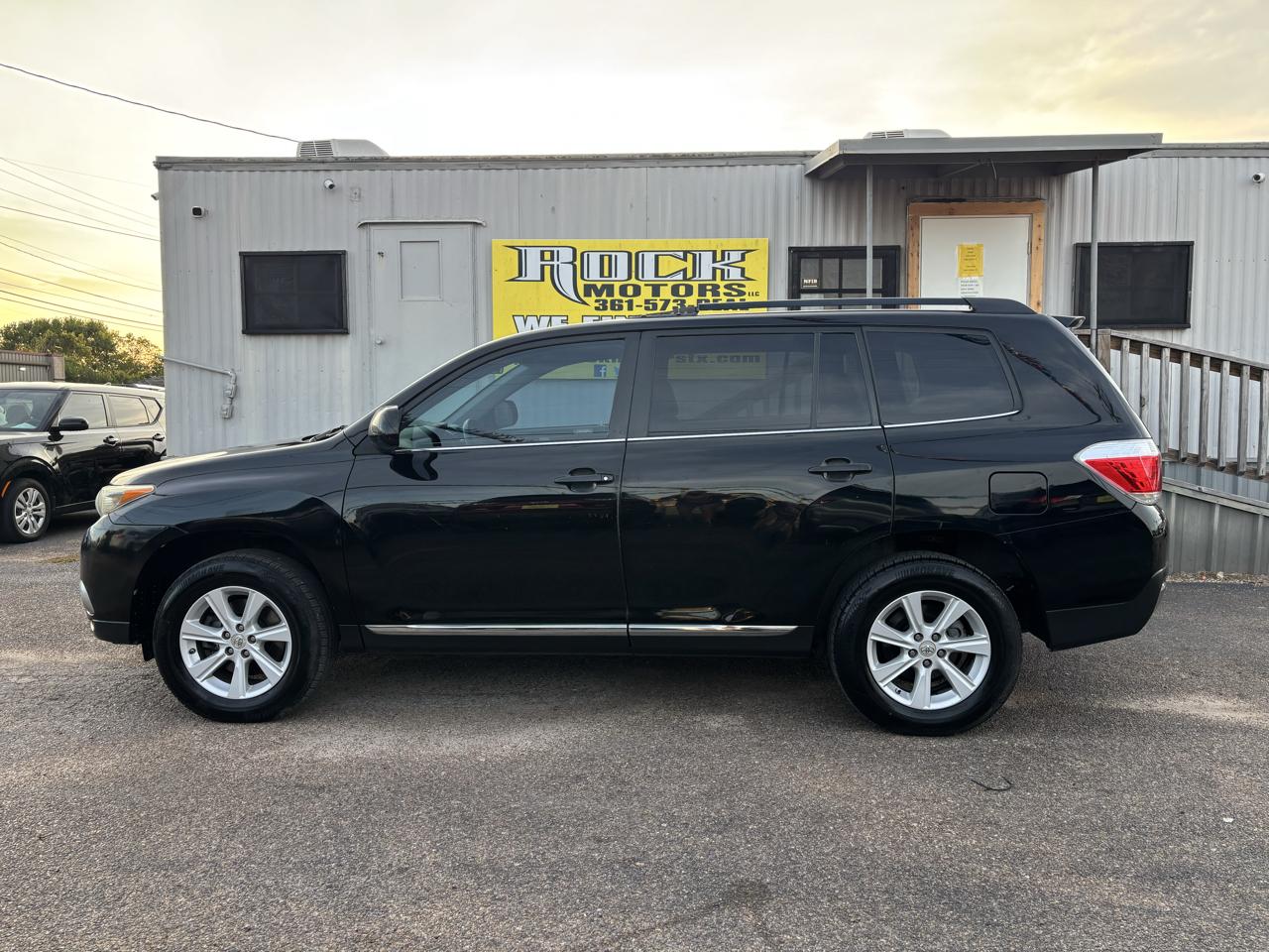 Toyota Highlander FWD 4dr V6 (Natl) 2012