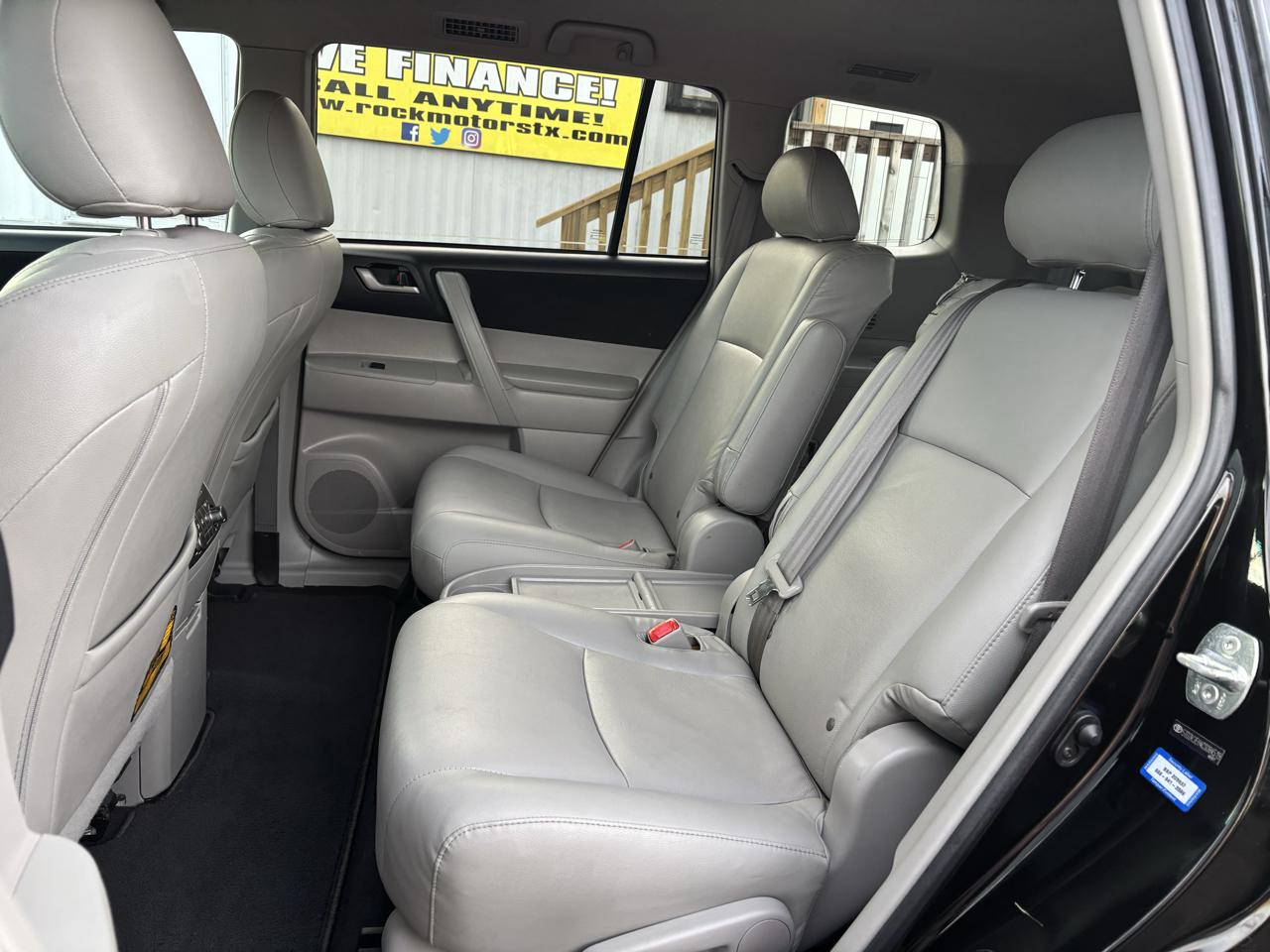 Toyota Highlander FWD 4dr V6 (Natl) 2012