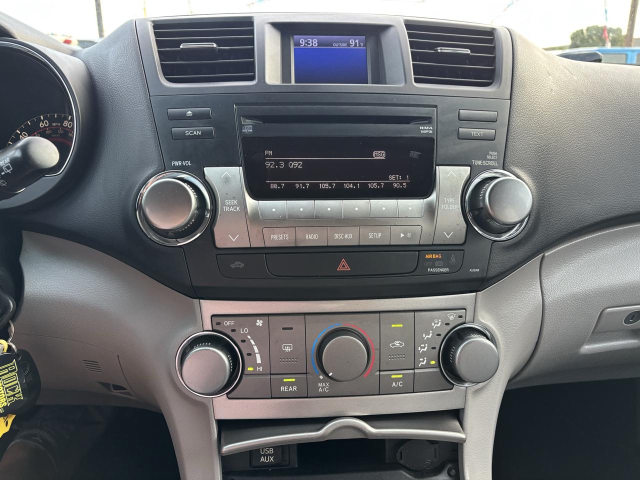 Toyota Highlander FWD 4dr V6 (Natl) 2012