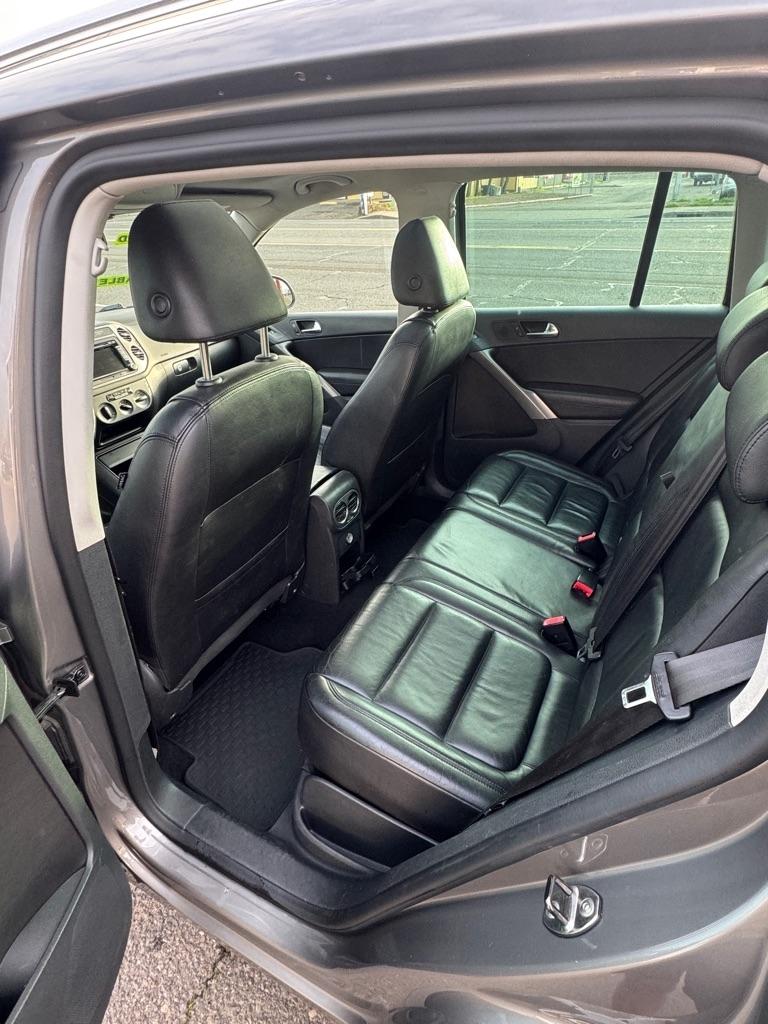 Volkswagen Tiguan SEL 2010