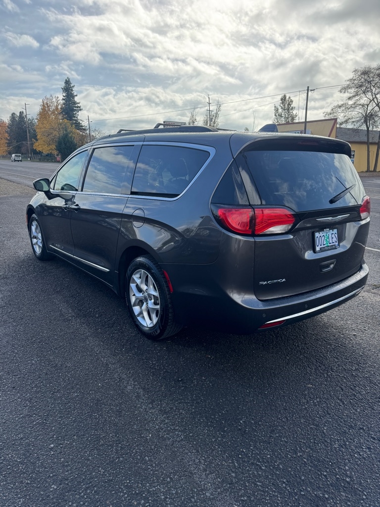 Chrysler Pacifica Touring-L 2017