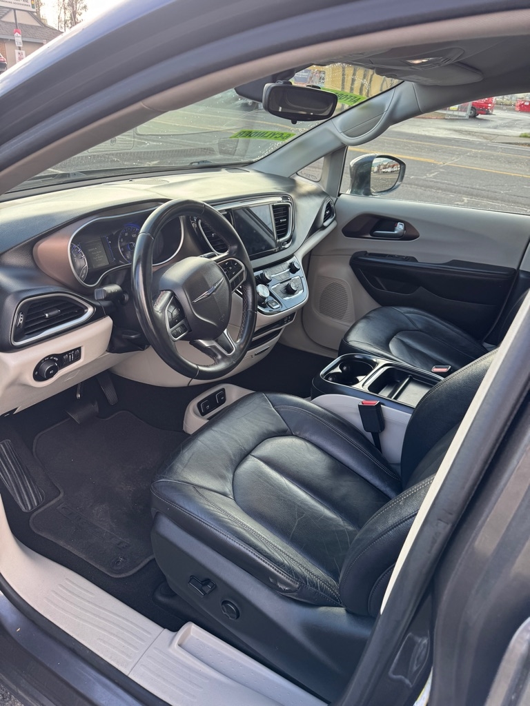 Chrysler Pacifica Touring-L 2017