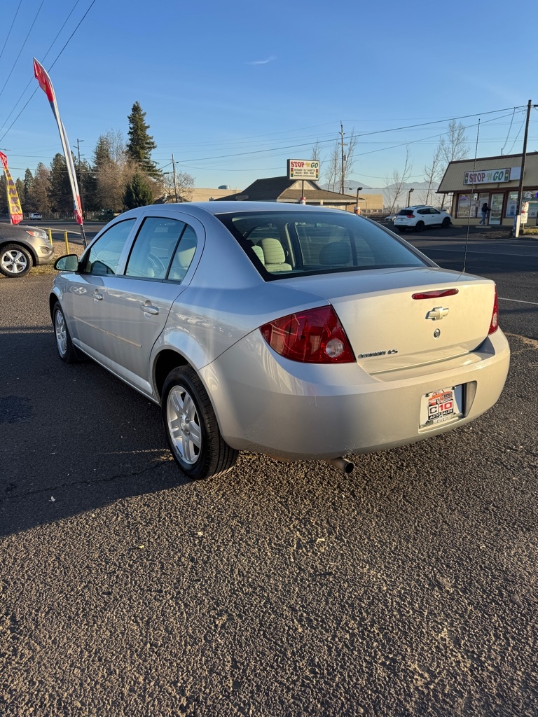 Chevrolet Cobalt LS Sedan 2005
