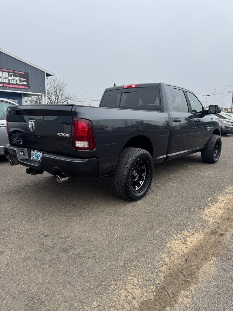 RAM 1500 Tradesman Quad Cab 4WD 2015
