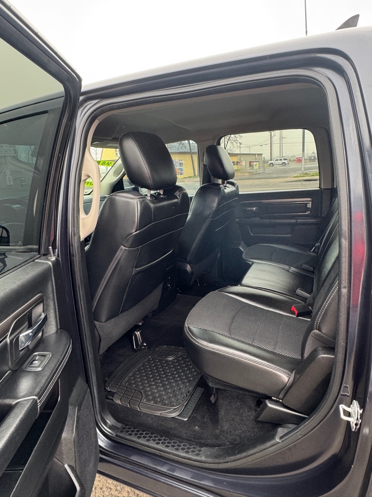RAM 1500 Tradesman Quad Cab 4WD 2015