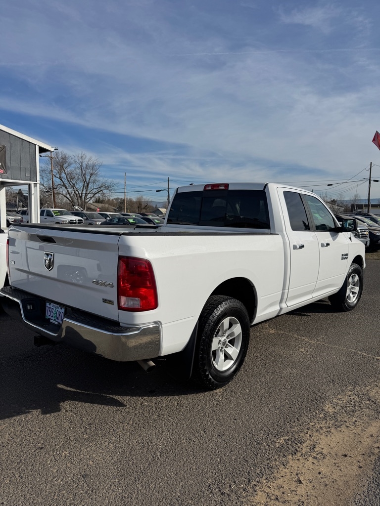 RAM 1500 SLT Quad Cab 4WD 2016