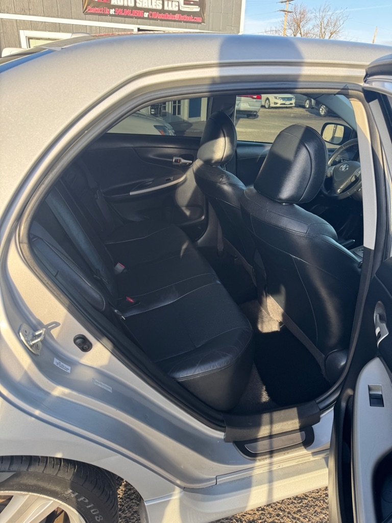 Toyota Corolla XRS 5-Speed AT 2009