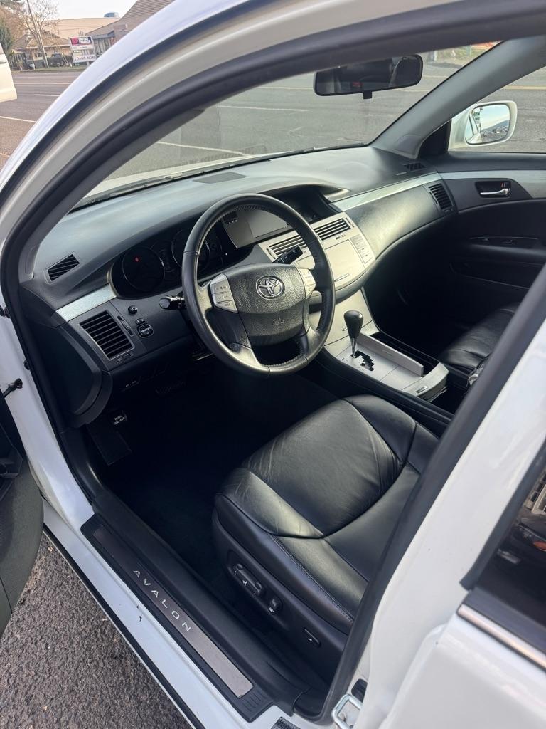 Toyota Avalon XL 2006