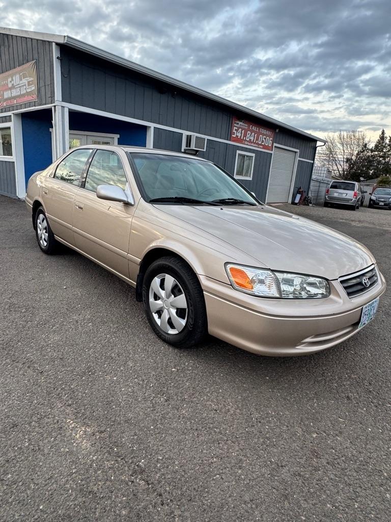 Toyota Camry CE 2000