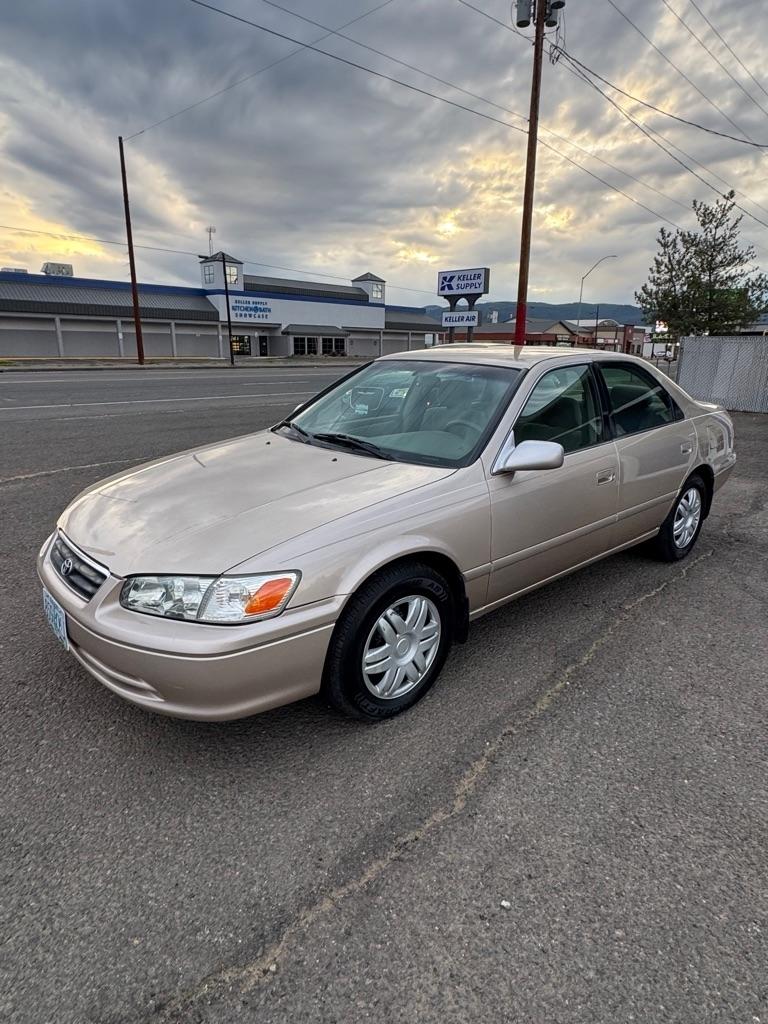 Toyota Camry CE 2000