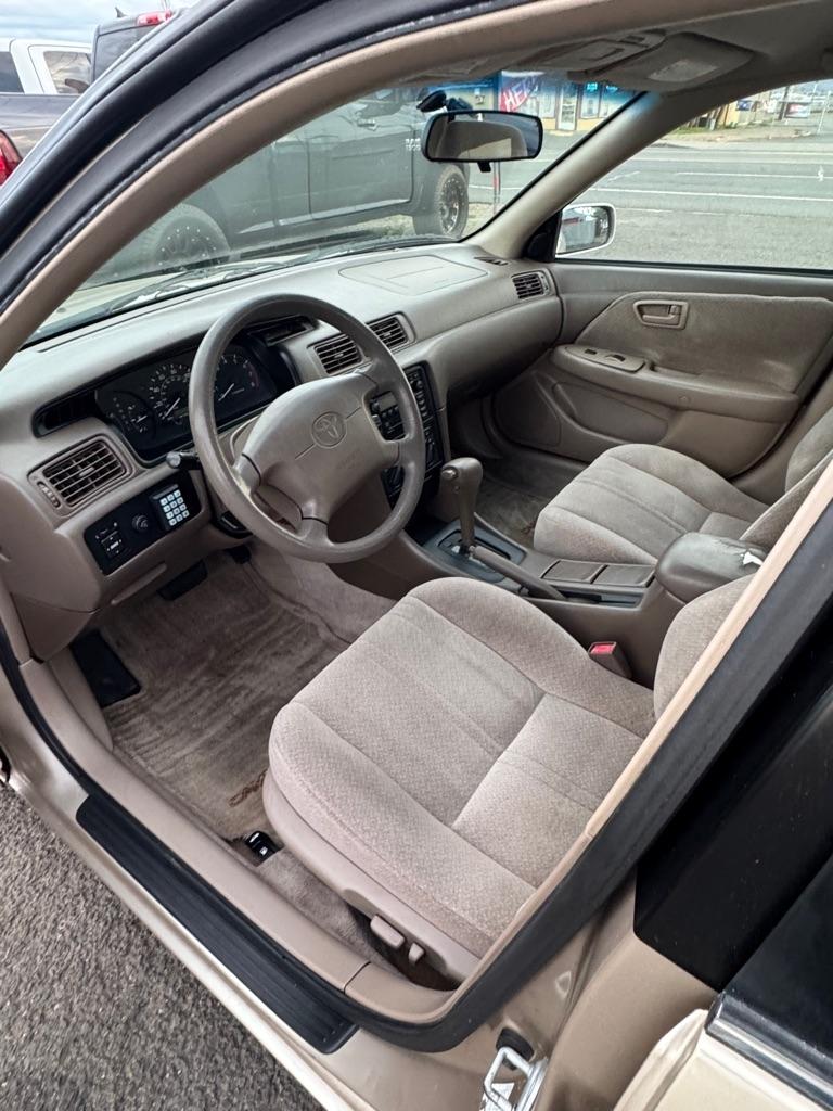 Toyota Camry CE 2000