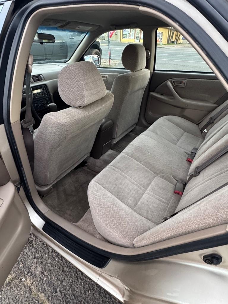 Toyota Camry CE 2000