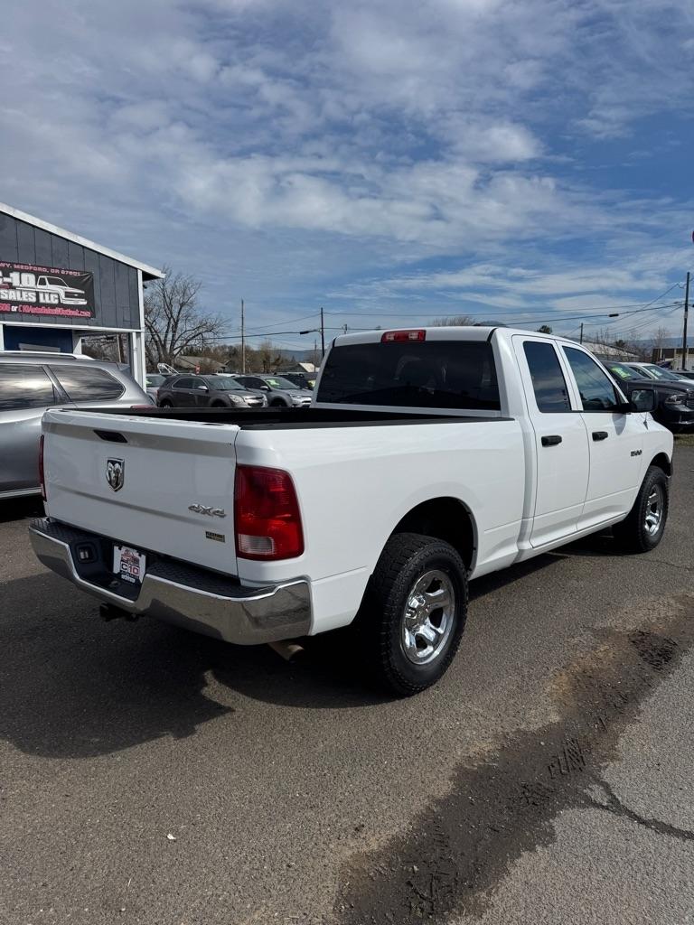 RAM 1500 SLT Quad Cab 4WD 2011