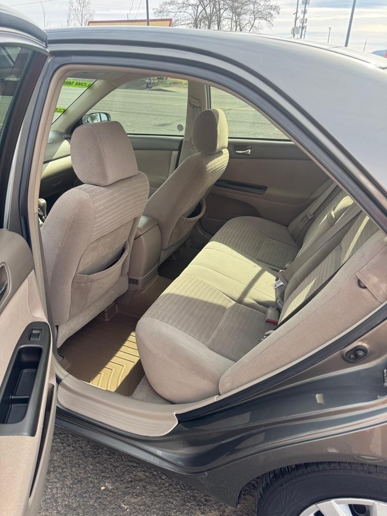 Toyota Camry LE 2005