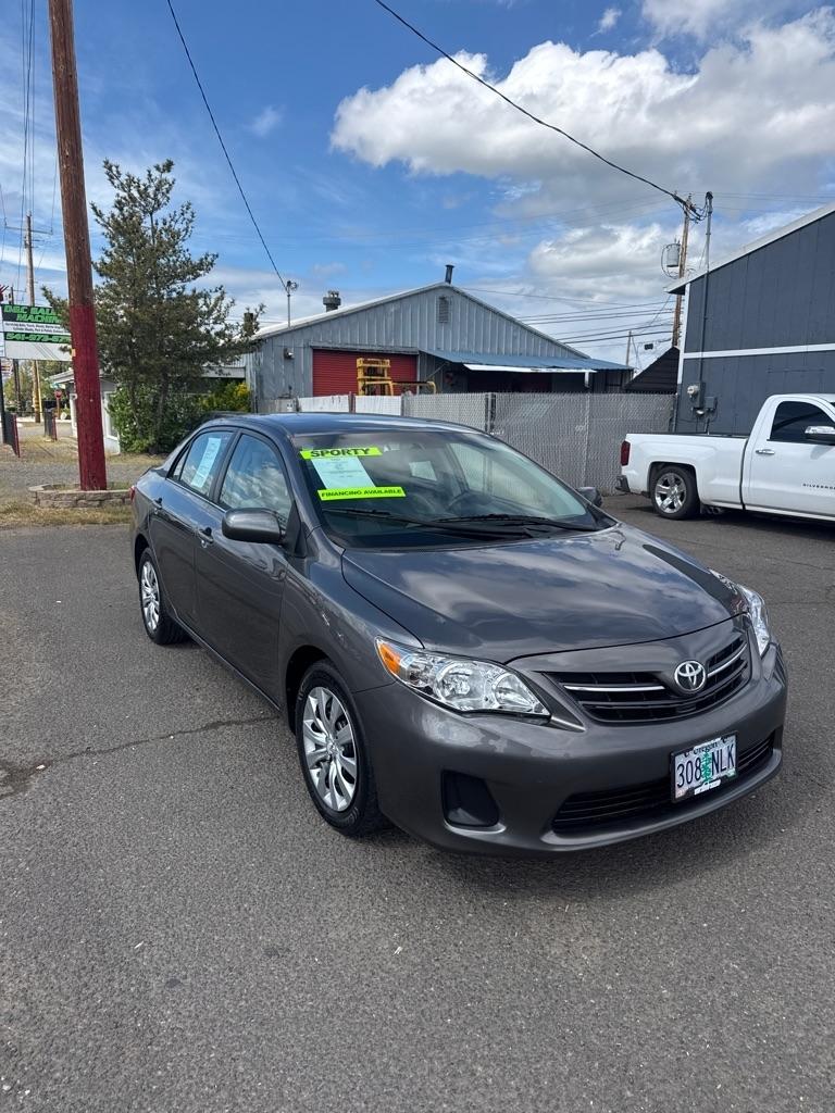 Toyota Corolla S 5-Speed MT 2013