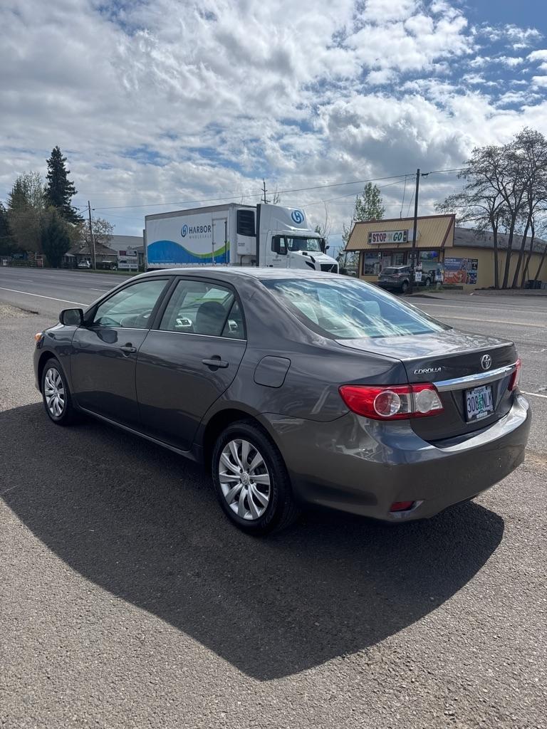 Toyota Corolla S 5-Speed MT 2013