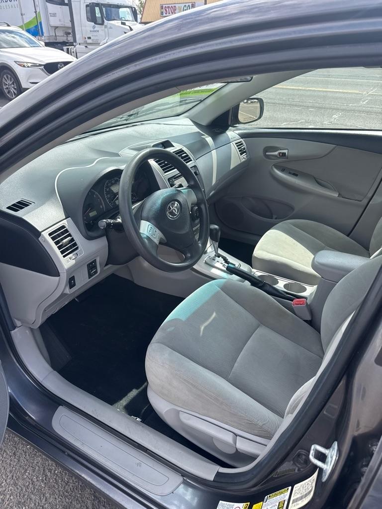 Toyota Corolla S 5-Speed MT 2013