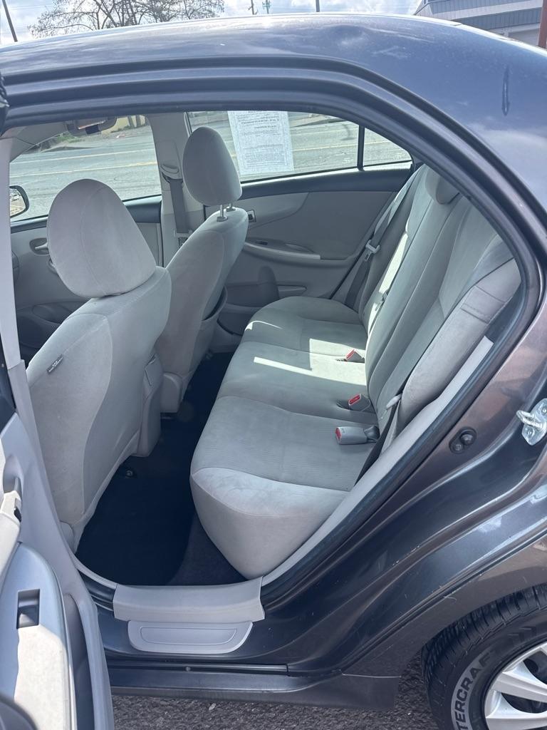 Toyota Corolla S 5-Speed MT 2013