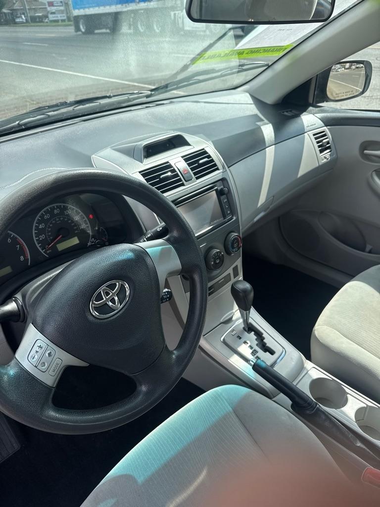 Toyota Corolla S 5-Speed MT 2013