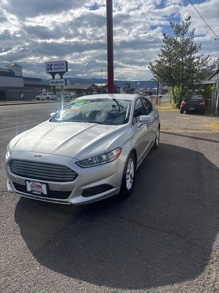 Ford Fusion SE 2016