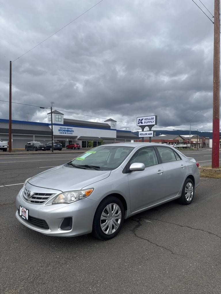 Toyota Corolla S 5-Speed MT 2013