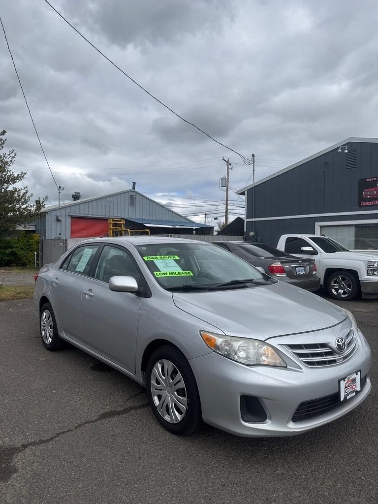 Toyota Corolla S 5-Speed MT 2013