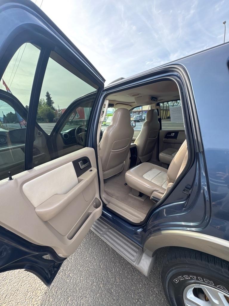 Ford Expedition Eddie Bauer 5.4L 2WD 2004