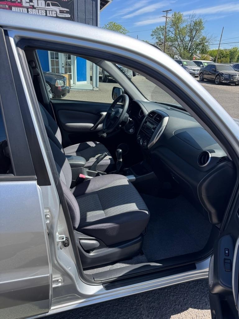 Toyota RAV4 2WD 2004