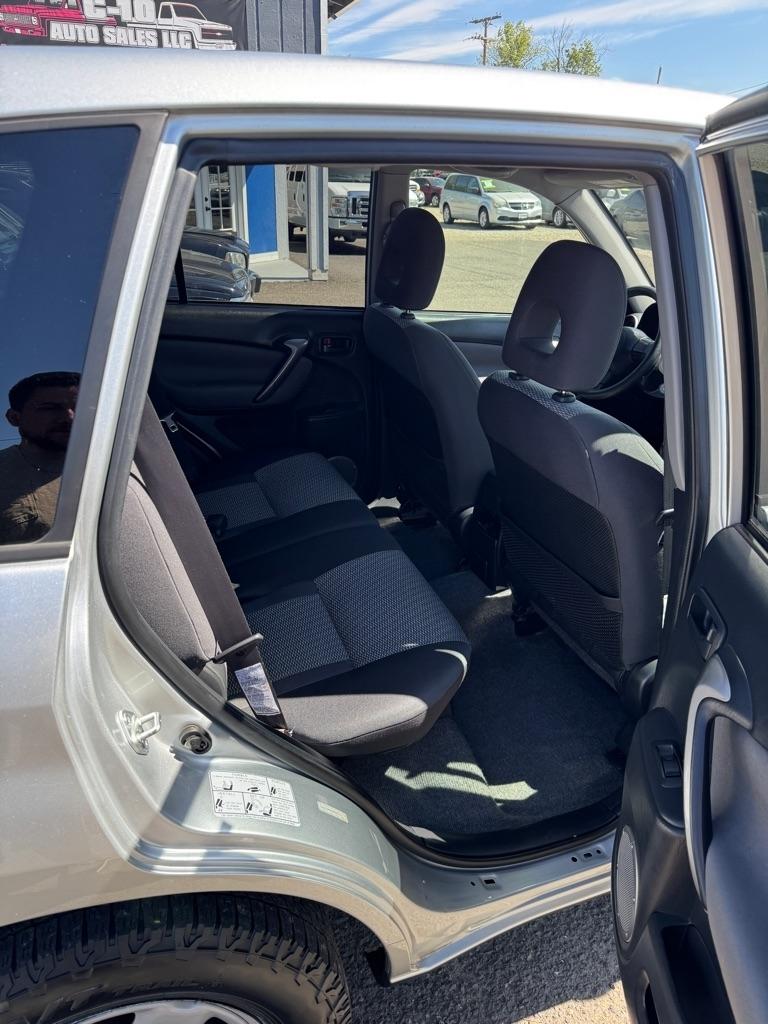 Toyota RAV4 2WD 2004