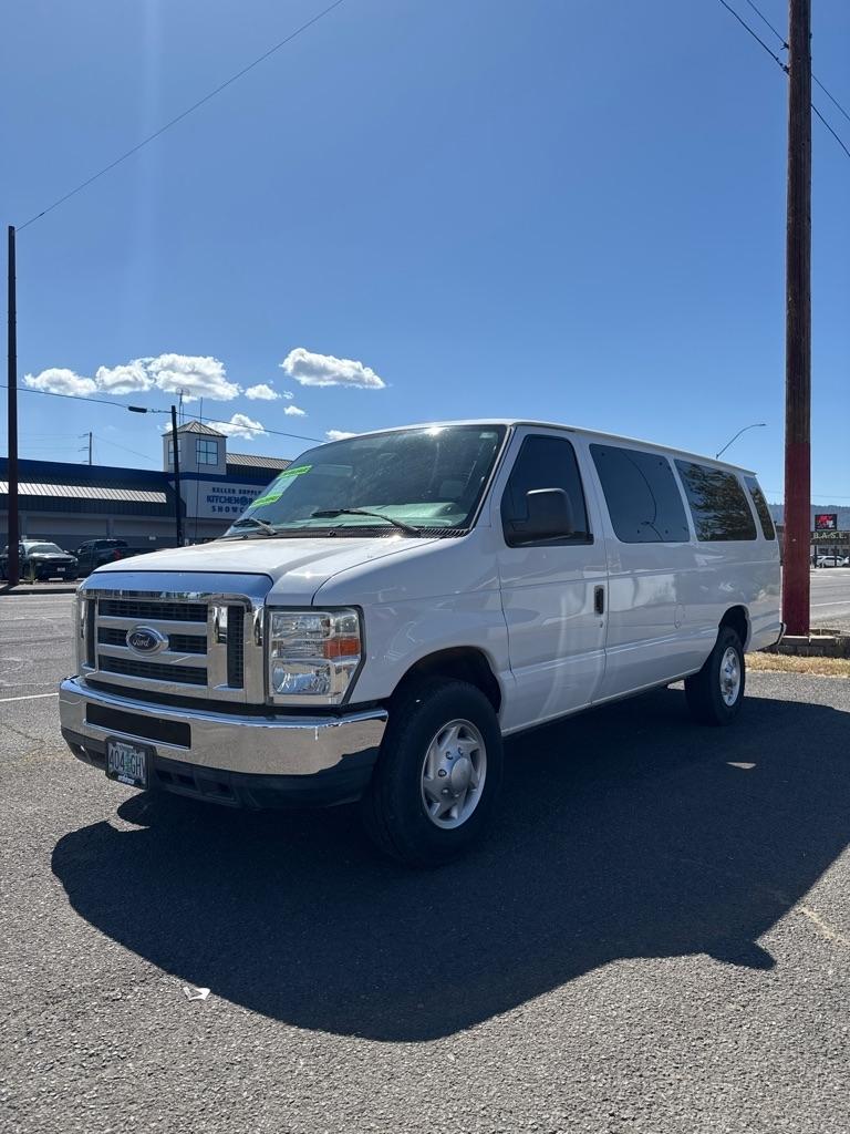 Ford Econoline E-350 XL Super Duty Extended 2012