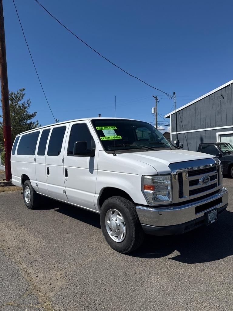 Ford Econoline E-350 XL Super Duty Extended 2012