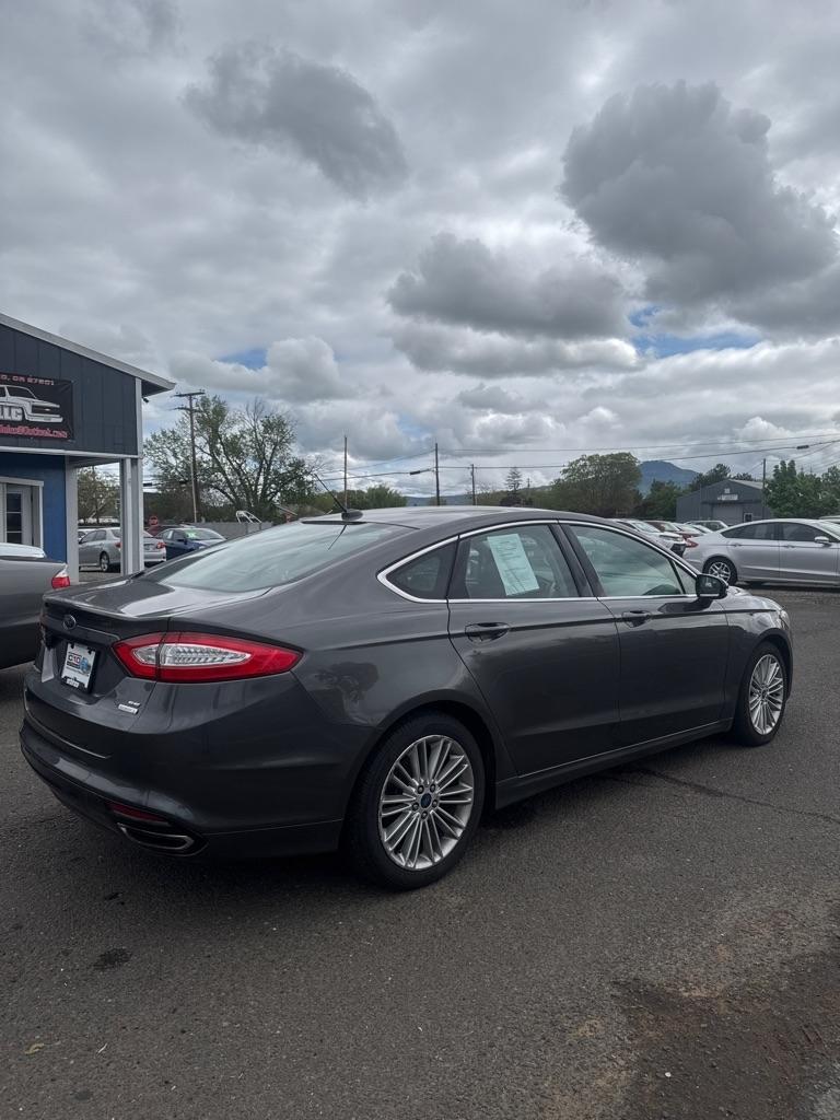 Ford Fusion SE 2015
