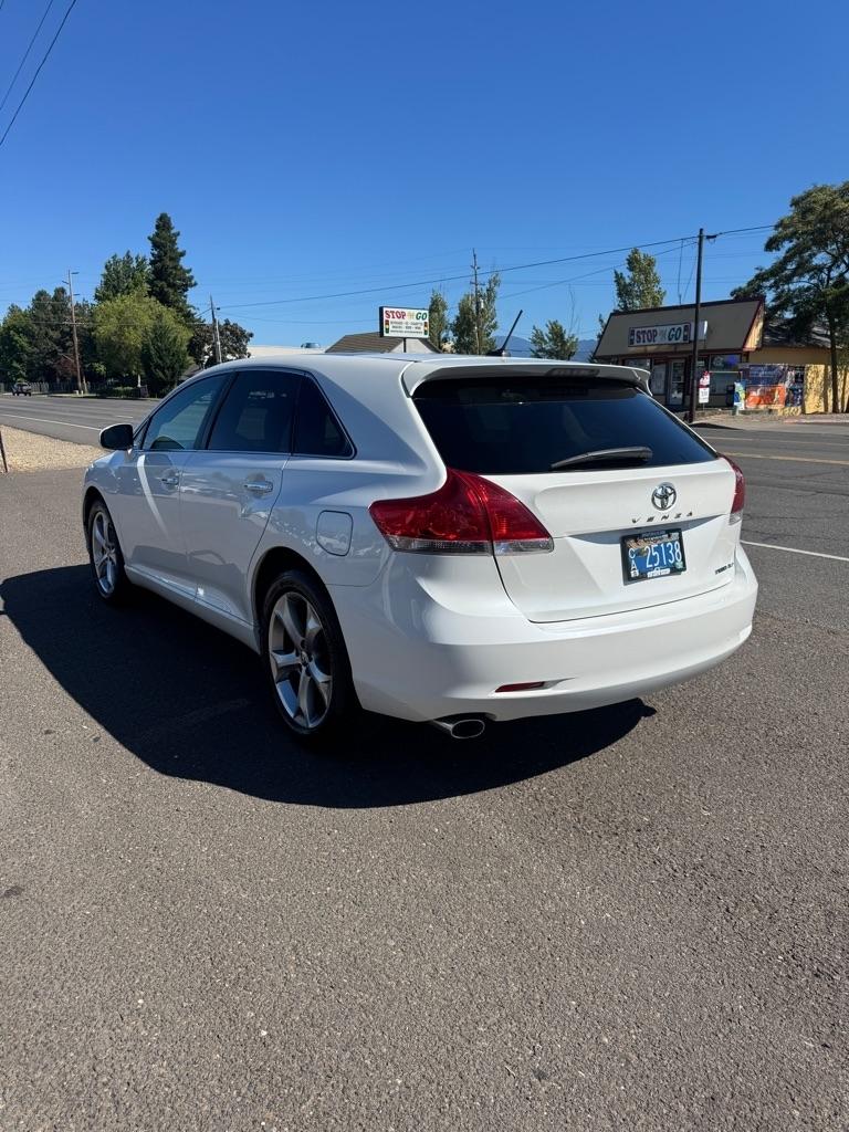 Toyota Venza LE V6 AWD 2012